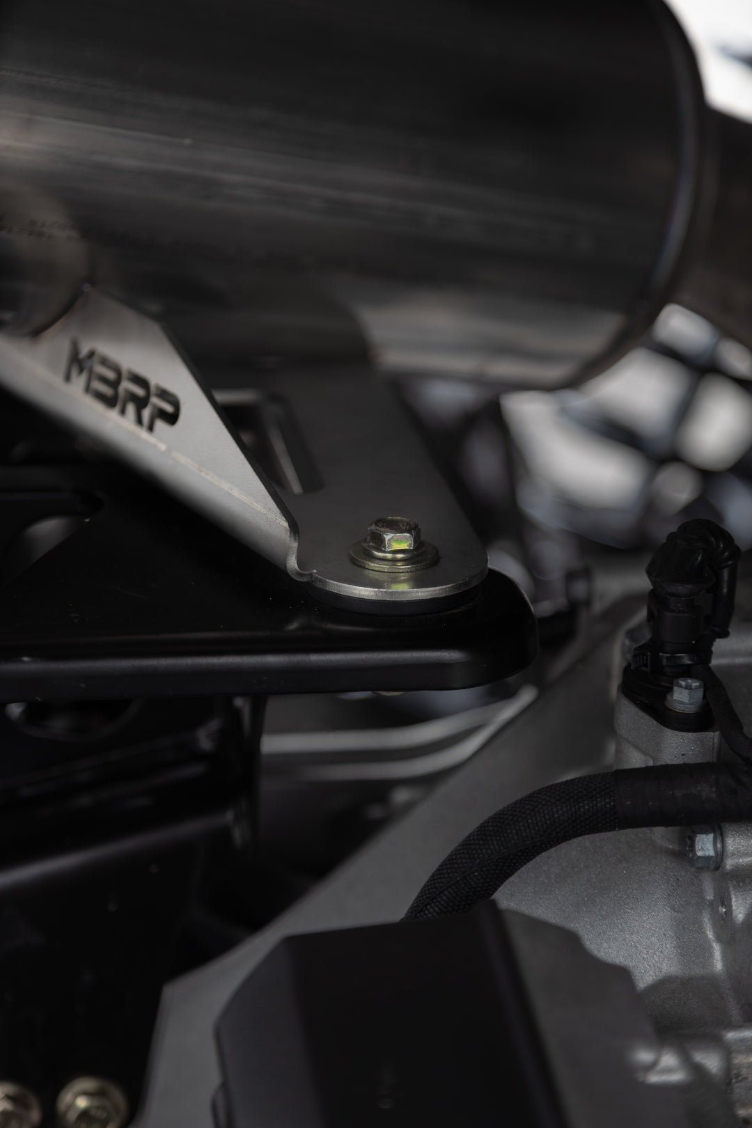 MBRP 24-Up Can-Am Maverick R, Performance Series Single Slip-on System with Catalytic Converter AT-9223PT