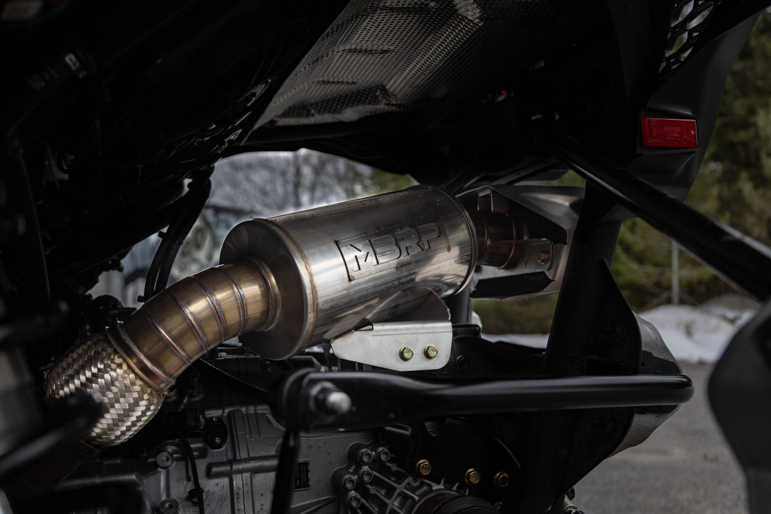 MBRP 24-Up Can-Am Maverick R, Performance Series Single Slip-on System with Catalytic Converter AT-9223PT