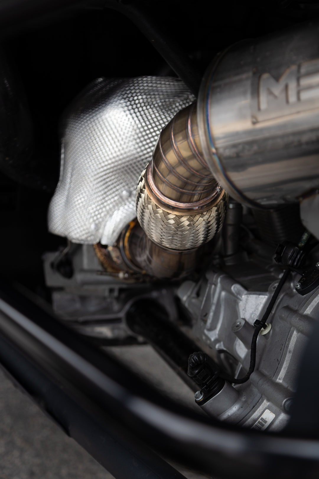 MBRP 24-Up Can-Am Maverick R, Performance Series Single Slip-on System with Catalytic Converter AT-9223PT