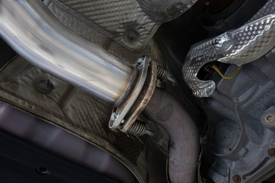 MBRP 11-Up Dodge Durango 5.7L, Armor Pro 3" Cat-Back Dual Split Rear with CF Tips, Street Profile S51073CF